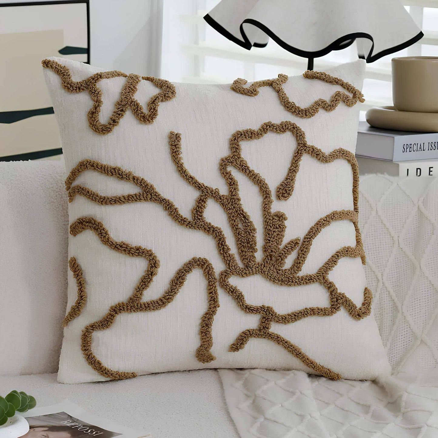 Coussin beige florale