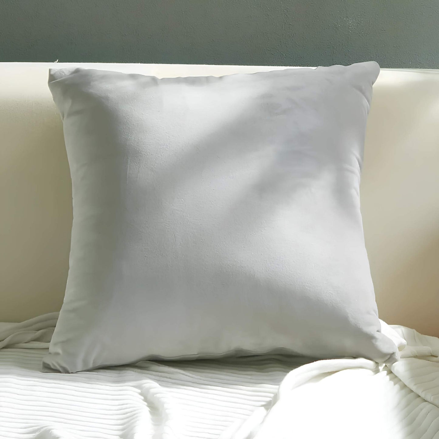 Coussin gris velours doux