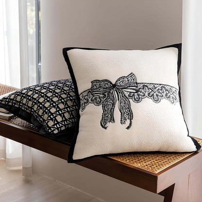 Coussin noir et blanc moderne
