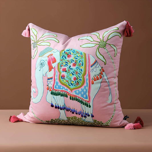 Coussin rose avec motif éléphant
