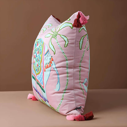 Coussin rose avec motif éléphant