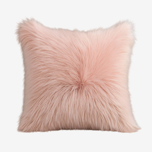 Coussin rose en fausse fourrure luxe