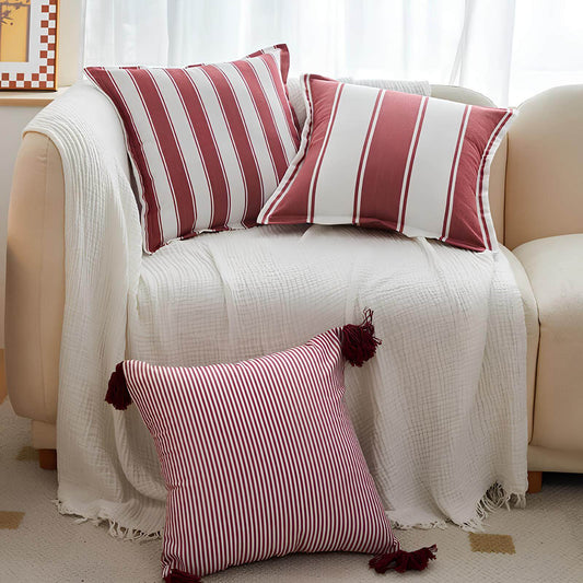 Coussin rouge rayures classiques